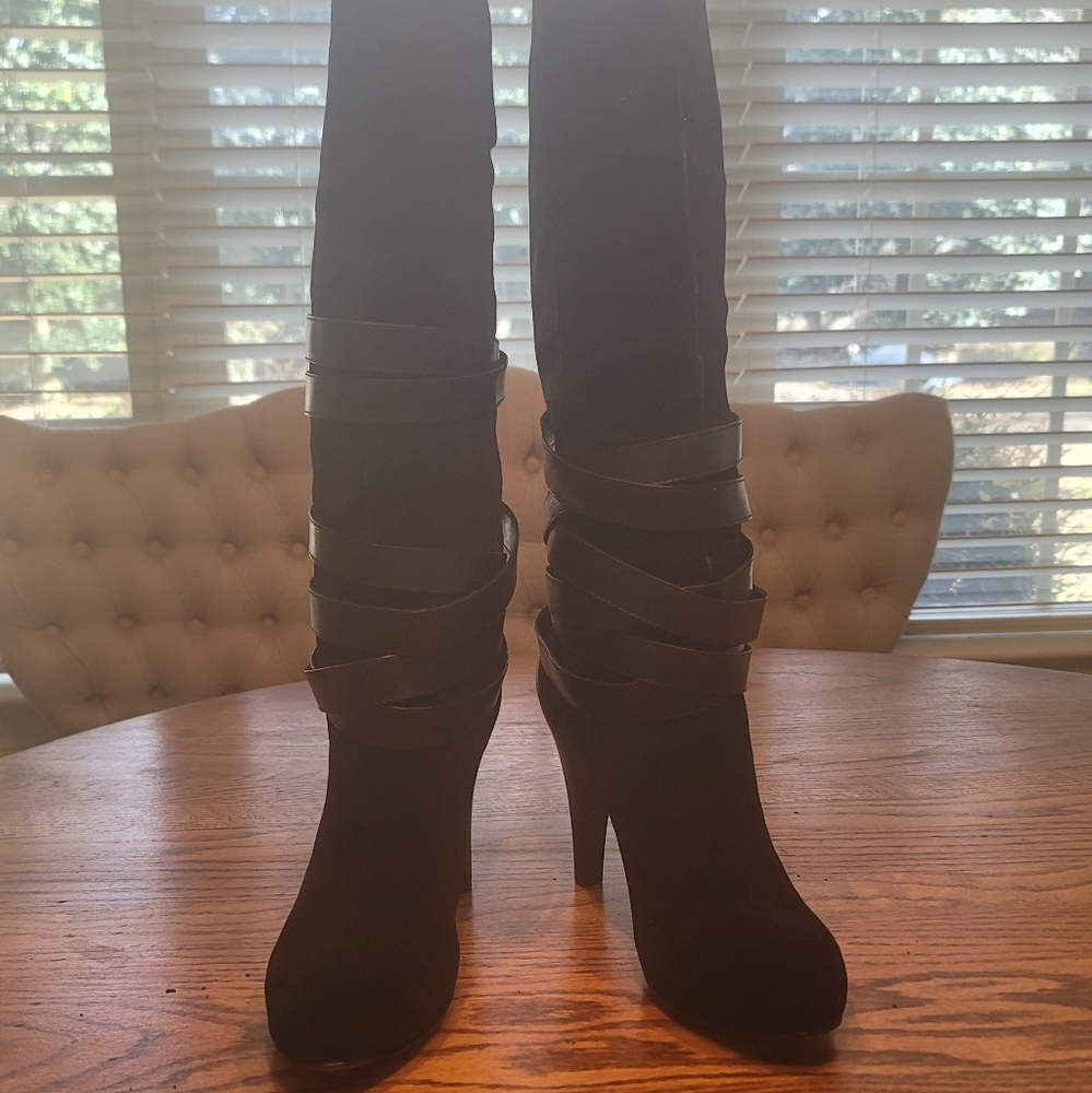 NWT Nine West Very Disco Genuine Leather Suede Belted Tall Boots Heels Shoes 8.5